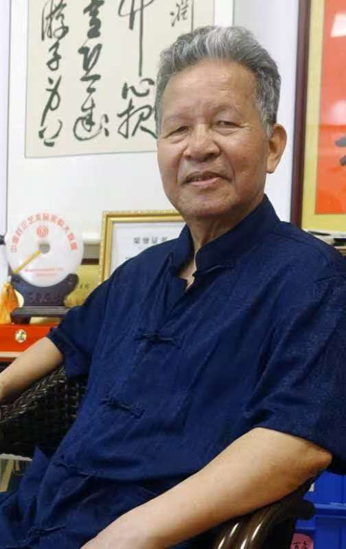 黄伟艺术展销店铺